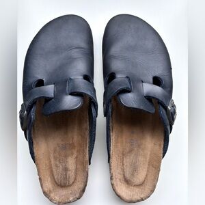 Birkenstock London Leather Clogs - Navy Blue
